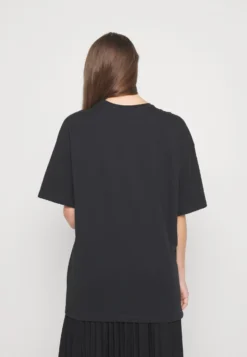 Even&Odd T-Shirt Con StampaBlack Donna T-shirt E Top EV421D1ZB-Q11 -Even&Odd Negozio ae9264a4182d4d51b059e746b171b974 scaled