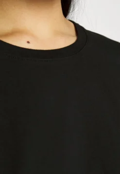 Even&Odd 2 PackT-Shirt BasicBlack/White Donna T-shirt E Top EV421D24J-Q11 10 Even&Odd 2 PackT-Shirt BasicBlack/White Donna T-shirt E Top EV421D24J-Q11 -Even&Odd Negozio aec75c9e95624ba6a13fc6144262378a scaled