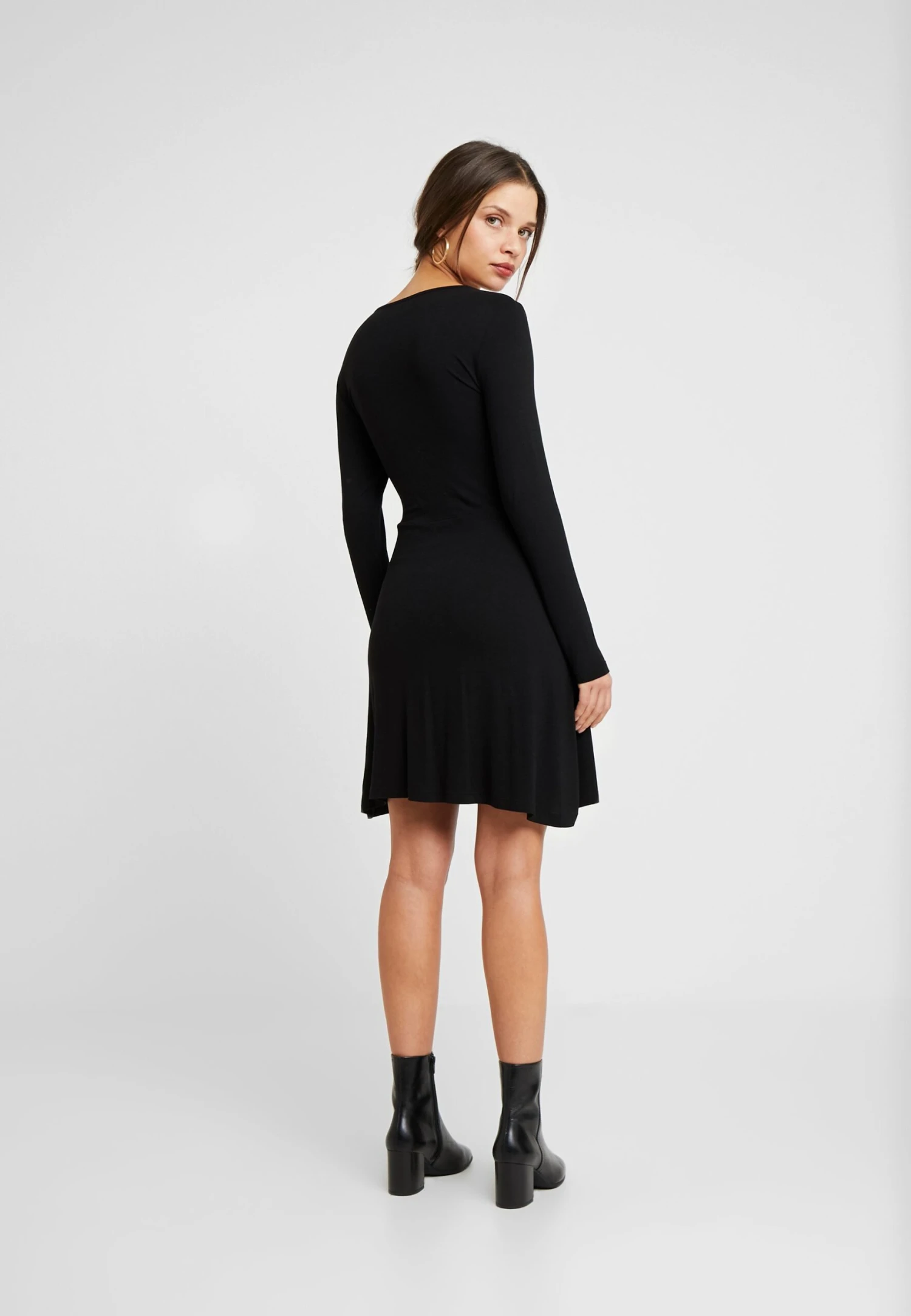 Vestito Di MaglinaBlack Donna Vestiti EVF21C01F-Q11 Vestito Di MaglinaBlack Donna Vestiti EVF21C01F-Q11 -Even&Odd Negozio b53941c966294738bdcce11991a09c8e scaled