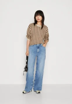 Even&Odd Negozio 33 Even&Odd Negozio -Even&Odd Negozio ba638c9eae4f48dfb7ba667ae2e94d04 scaled