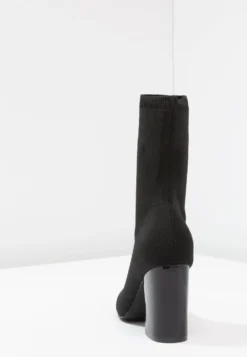 Even&Odd Stivaletti Con TaccoBlack Donna Stivaletti EV411N03E-Q12 -Even&Odd Negozio bf76de04684e489594bf2683e94a90af