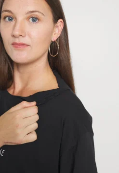 Even&Odd T-Shirt Con StampaBlack Donna T-shirt E Top EV421D1ZB-Q11 -Even&Odd Negozio c0de73faa049406c9257193a28a621ea scaled