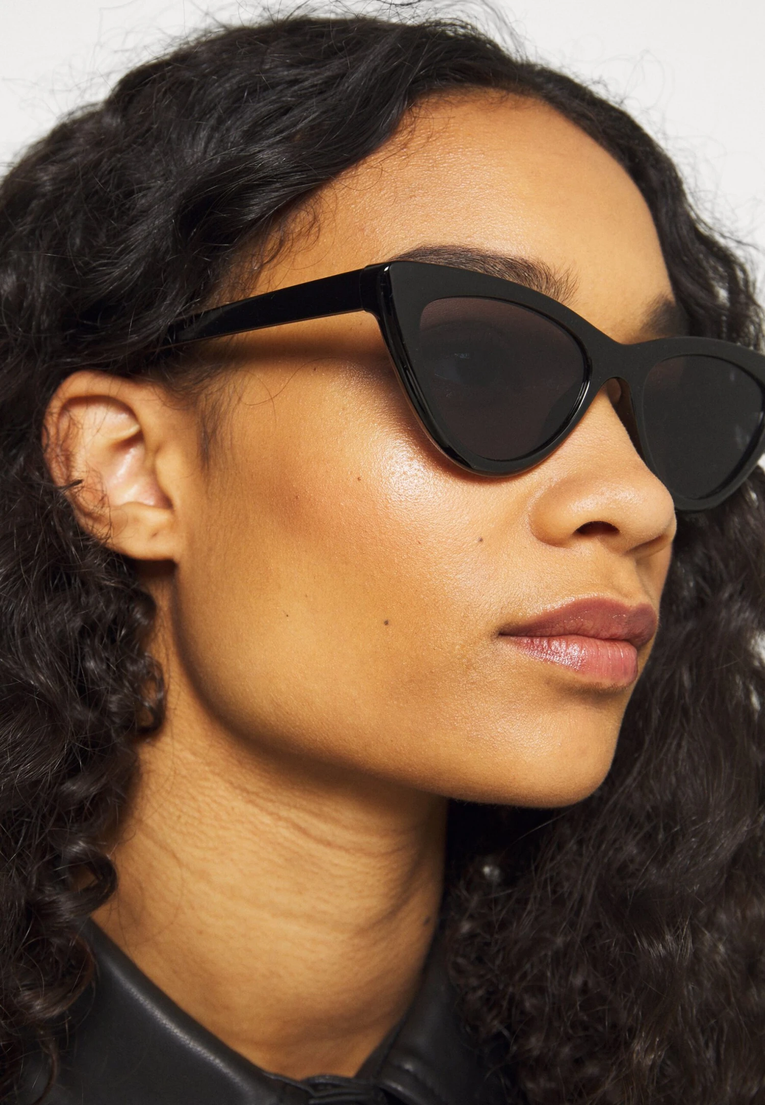 Occhiali Da SoleBlack Donna Occhiali da sole EV451K021-Q11 Even&Odd Occhiali Da SoleBlack Donna Occhiali Da Sole EV451K021-Q11 -Even&Odd Negozio c1edb974585149c59881f05fea2a3408 scaled