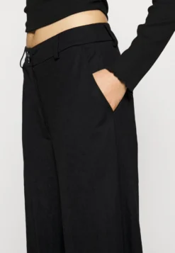 PantaloniBlack Donna Pantaloni EVF21A029-Q11 7 PantaloniBlack Donna Pantaloni EVF21A029-Q11 -Even&Odd Negozio ca1f011748d245378af32533067ee2bf scaled