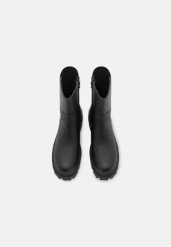 Stivali Con PlateauBlack Donna Stivali EVC11N01X-Q11 -Even&Odd Negozio d1a48cf699014bd5a75bc50ea8baed63 scaled