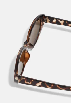 Even&Odd Occhiali Da SoleBrown Donna Occhiali Da Sole EV451K02X-O11 -Even&Odd Negozio d5ccd5e1e53744f0a7624f433c94b1d0 scaled