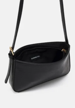 Even&Odd Borsa A ManoBlack Donna Borse EV451H13Y-Q11 -Even&Odd Negozio d628de59f1534b58821bd896f63e2baa scaled