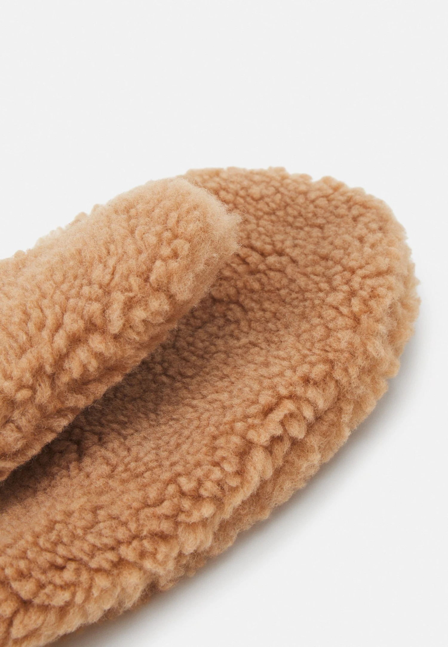 Muffole - Brown Even&Odd Muffole - Brown -Even&Odd Negozio d6b81b778afc465cb9e587939b695dd0 scaled