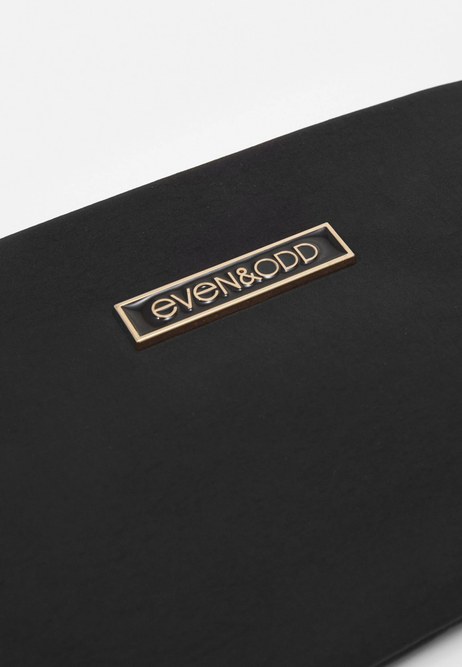 PortafoglioBlack Donna Portafogli e portachiavi EV451F04J-Q11 Even&Odd PortafoglioBlack Donna Portafogli E Portachiavi EV451F04J-Q11 -Even&Odd Negozio dc6dd32523ae48a7a17ab4ab84fd01ba scaled