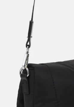 Even&Odd Borsa A TracollaBlack Donna Borse EV451H15F-Q11 5 Even&Odd Borsa A TracollaBlack Donna Borse EV451H15F-Q11 -Even&Odd Negozio df7059627ff046d7ae1bd94141e4847d scaled