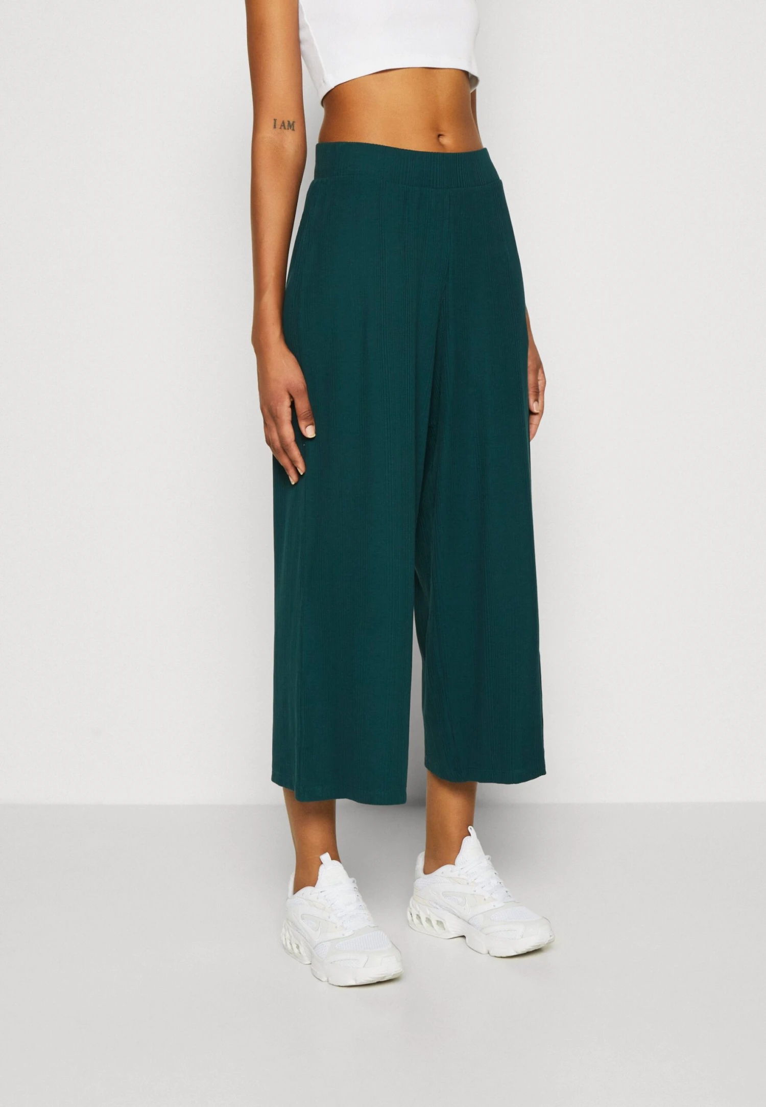 Pantaloni - Evergreen Even&Odd Pantaloni - Evergreen -Even&Odd Negozio ea6f76d287c243dd8292a93dab201a49 scaled