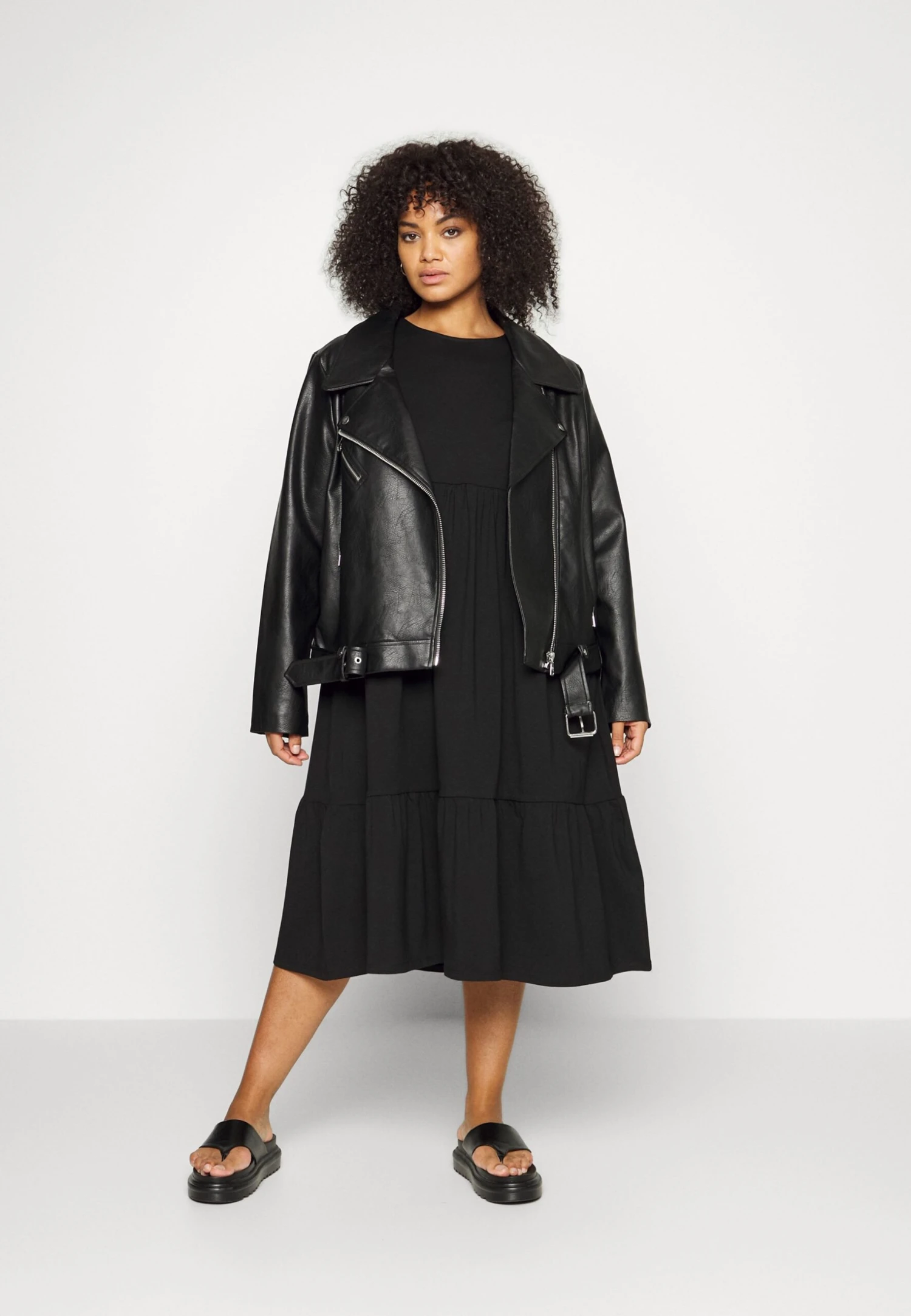 Vestito Di MaglinaBlack Donna Vestiti EVB21C035-Q11 Vestito Di MaglinaBlack Donna Vestiti EVB21C035-Q11 -Even&Odd Negozio ebde1f34f22c413fad24e19f2ca14852 scaled