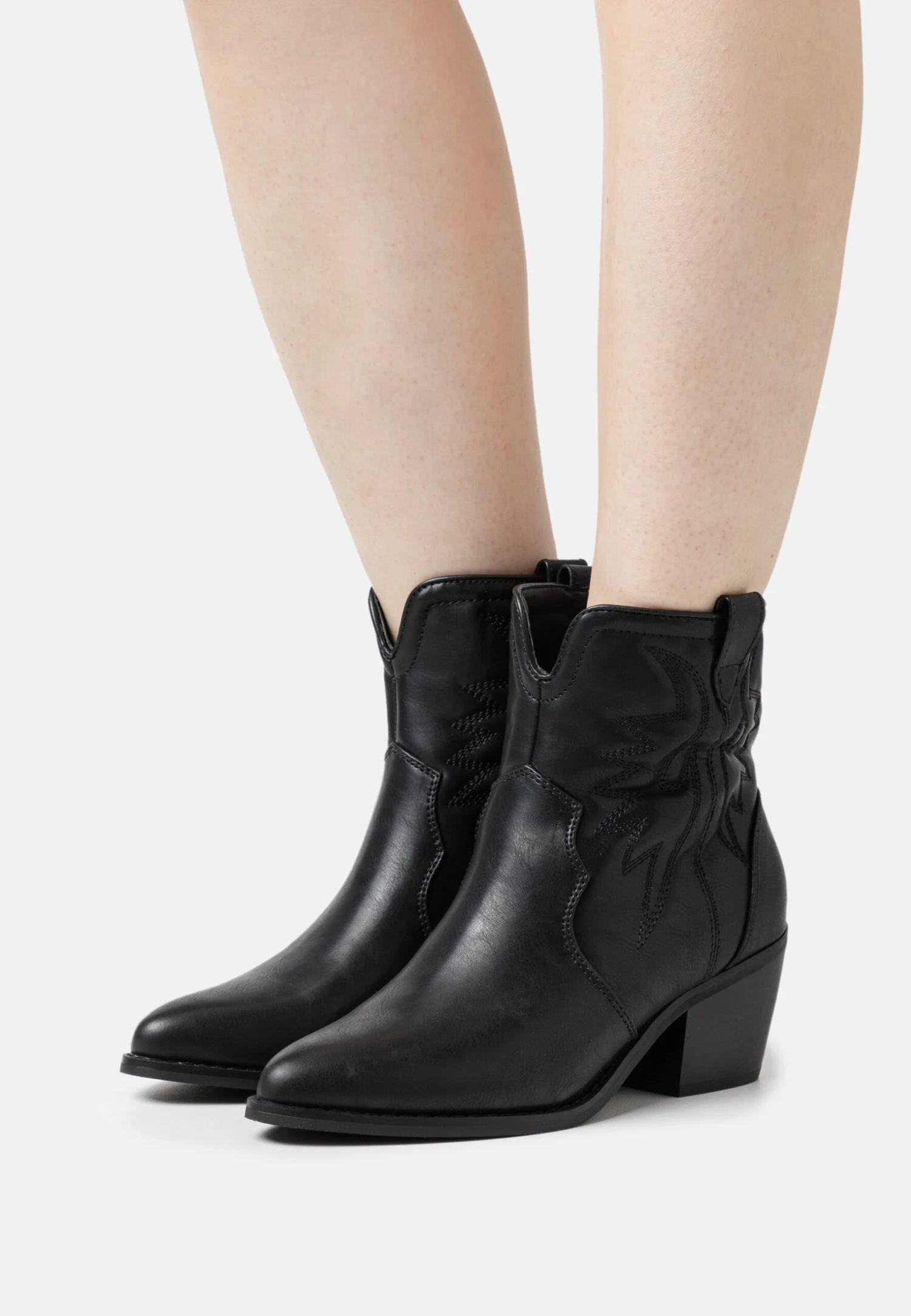 Stivaletti Texani / BikerBlack Donna Stivaletti EV411N0IP-Q11 Even&Odd Stivaletti Texani / BikerBlack Donna Stivaletti EV411N0IP-Q11 -Even&Odd Negozio ecaa2e4583844fa9a93634c4b9aa136b scaled