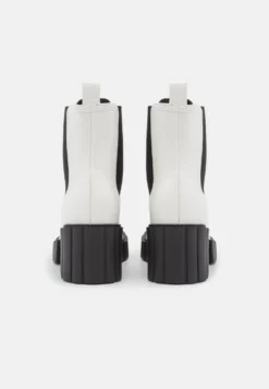 Even&Odd Stivaletti Con Plateau - White -Even&Odd Negozio ecc52a8bbd59430988b4f053990d83be scaled