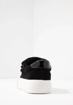 Even&Odd Sneakers BasseBlack Donna Sneakers EV411A0CP-Q11 -Even&Odd Negozio ed76b47d49204eb7b1ae3ea0d5e510e3