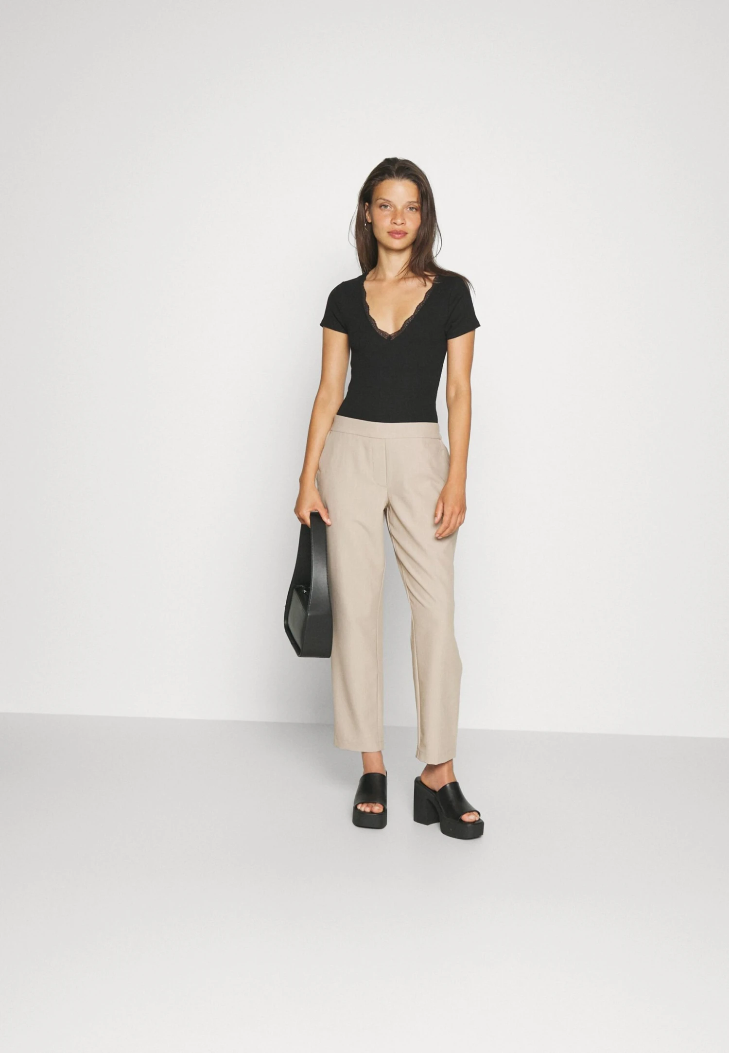 T-Shirt Con StampaBlack Donna T-shirt e top EVF21D051-Q11 T-Shirt Con StampaBlack Donna T-shirt E Top EVF21D051-Q11 -Even&Odd Negozio f49b521718d842faa15b9999b986b318 scaled