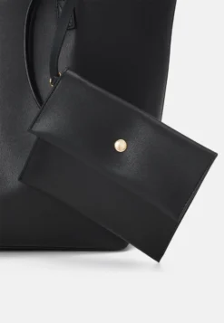 Even&Odd Borsa A ManoBlack Donna Borse EV451H140-Q11 5 Even&Odd Borsa A ManoBlack Donna Borse EV451H140-Q11 -Even&Odd Negozio fe41234801084558adc4ae1376373825 scaled